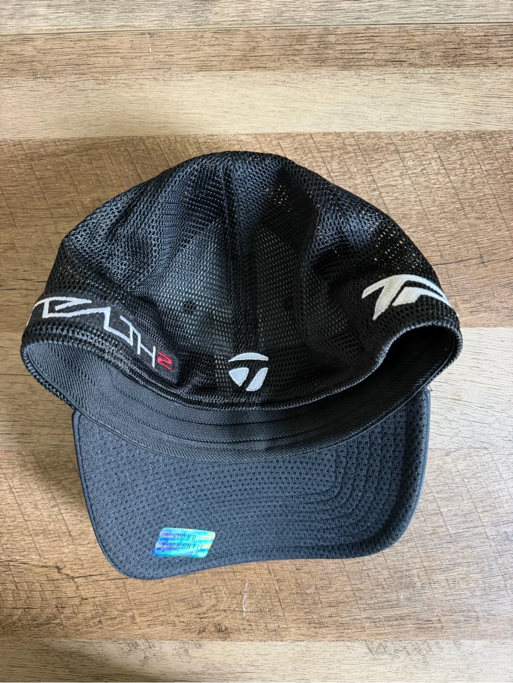 TaylorMade Black Golf Cap with Silver Authenticity Sticker- S/M - Picture 6 of 6